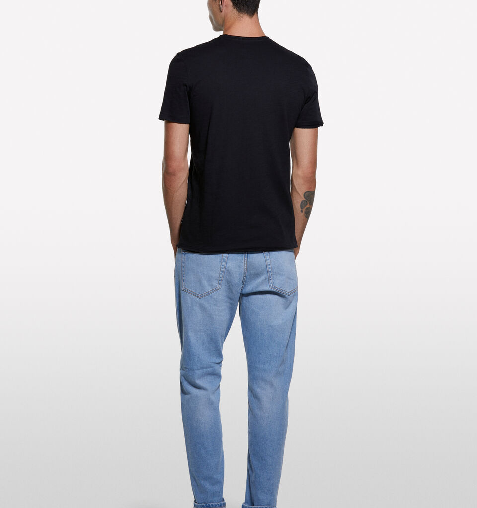 T-shirt de manga curta slim fit preta - t-shirt de manga curta para homem - Preto | Sisley image number 2